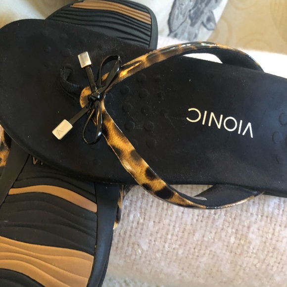 Vionic Leopard-Pattern Sandals - Black & Brown - Picture 4 of 6